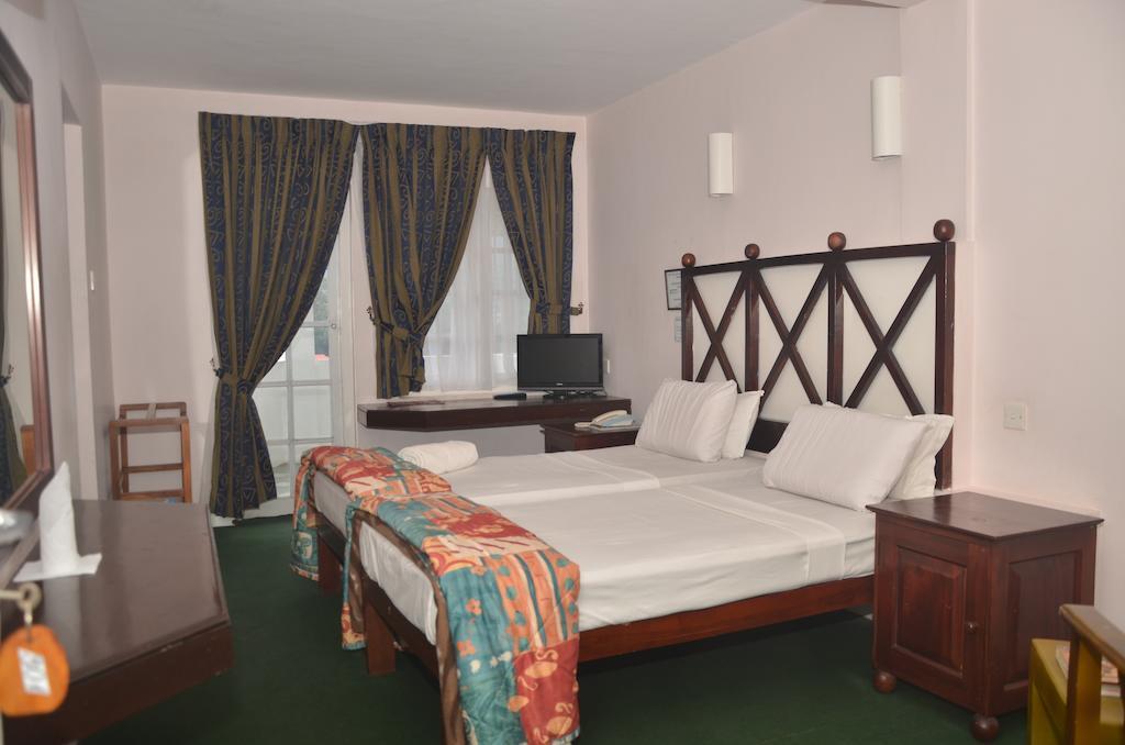Hotel Sunhill Нувара Елия Стая снимка